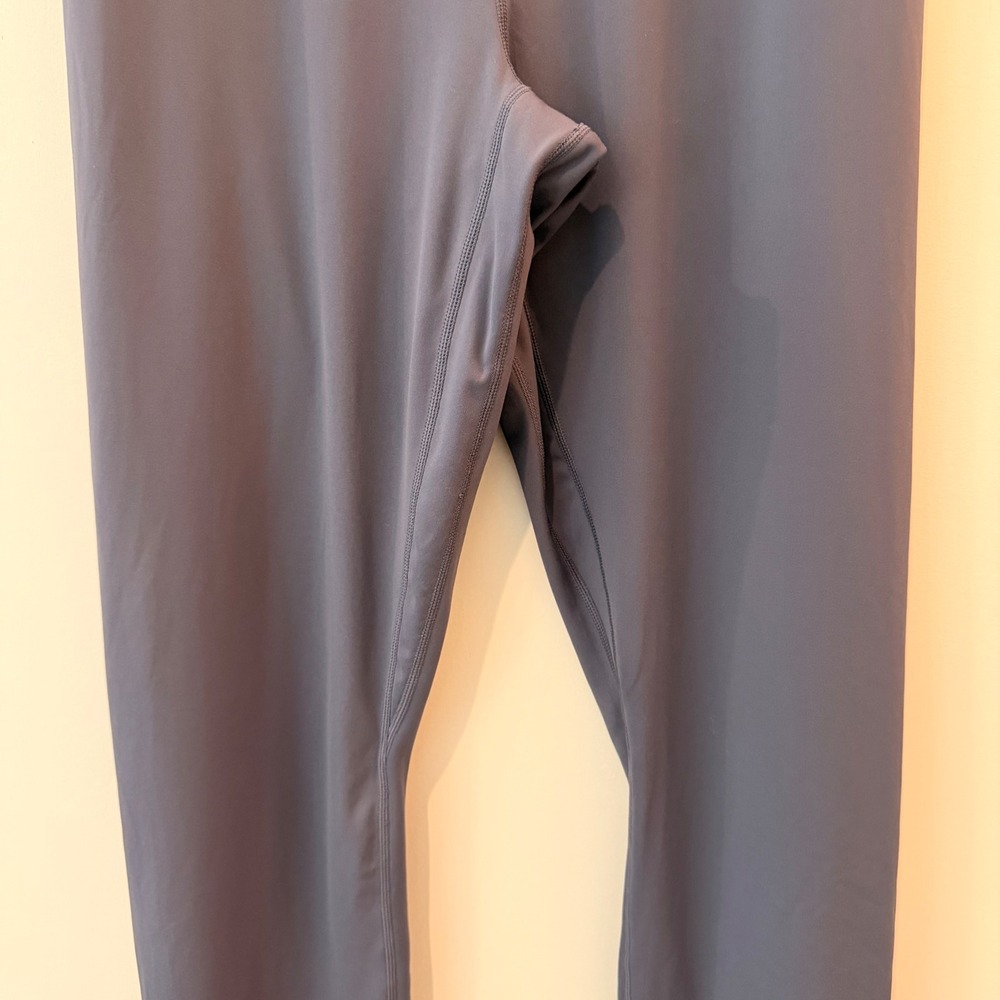 Quince Ultra Form High Rise Legging Pilates Yoga Gym Travel Blue Fog Large EUC - Picture 11 of 16